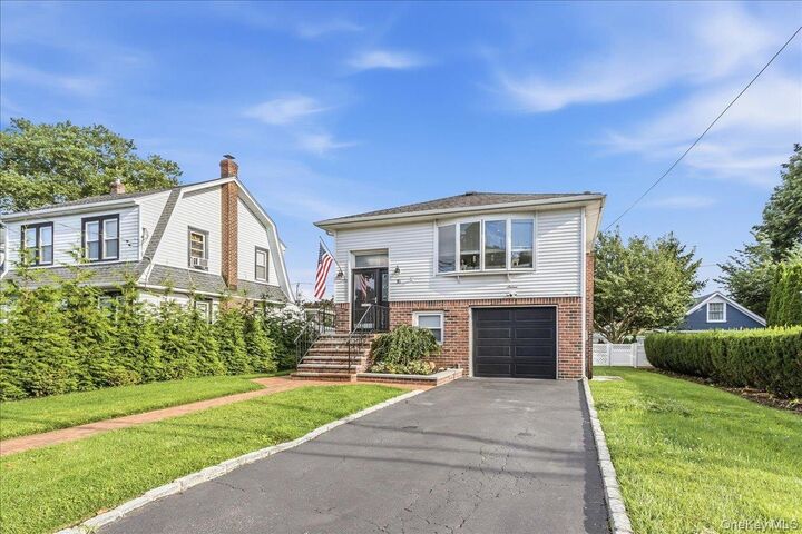 Property Photo:  16 Netz Place  NY 11507 