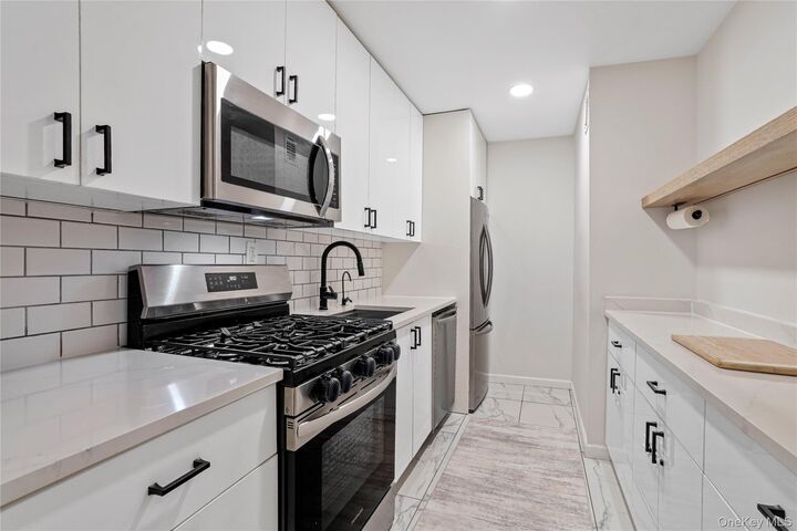 Property Photo: 151-25 88th Street 4E NY 11414