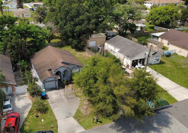 Property Photo: 310 Prince Street FL 32809