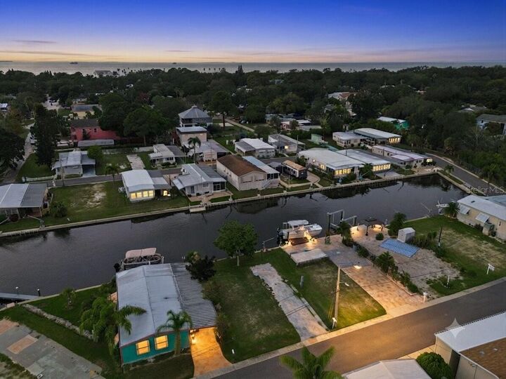 Property Photo: 102 Schooner Drive 102 FL 34683