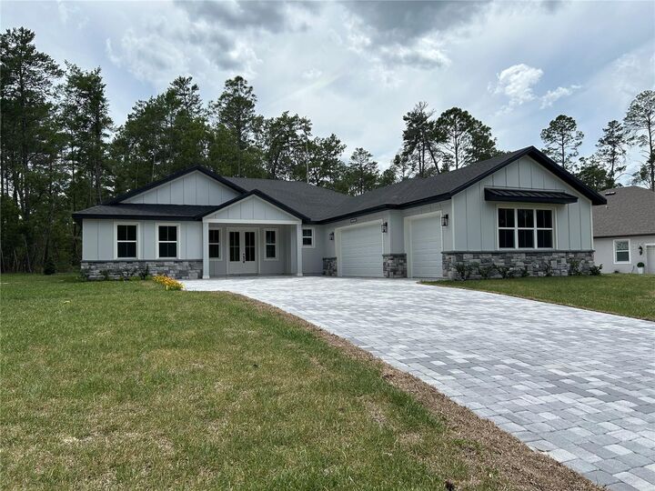 Property Photo:  7804 N Voyager Drive  FL 34433 