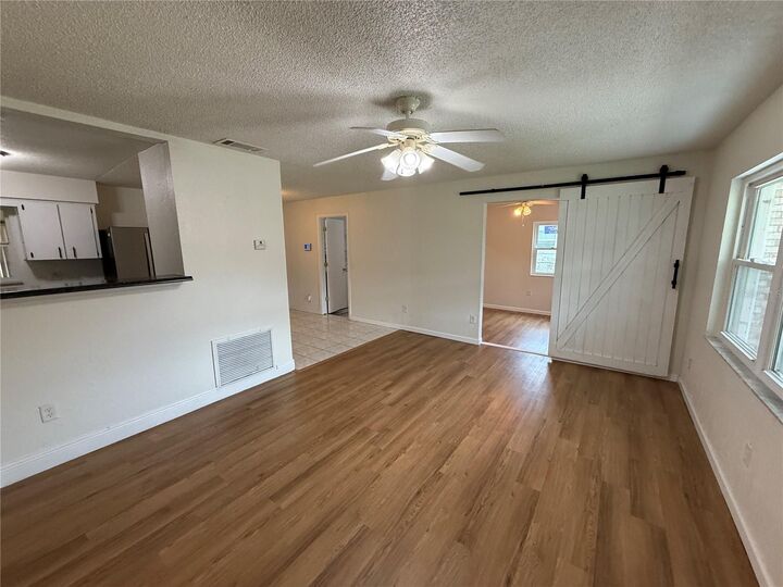 Property Photo: 202 Yale Drive FL 32771