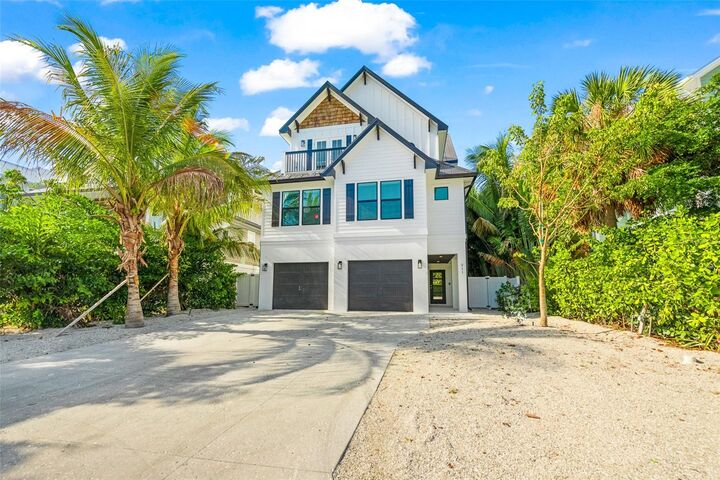 Property Photo:  211 Grant Drive  FL 34236 