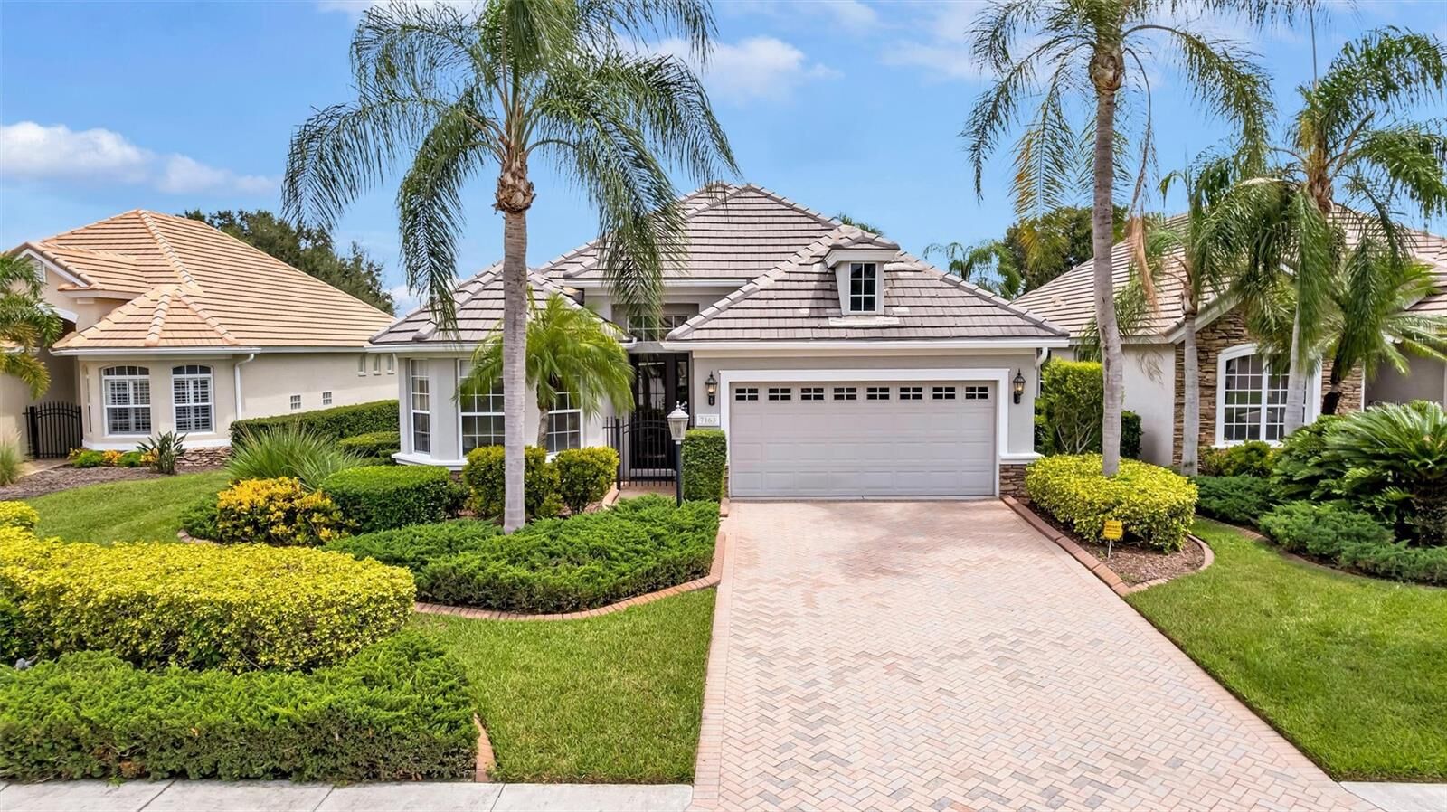 Property Photo: 7163 Sandhills Place FL 34202