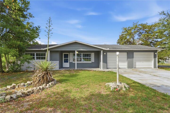 Property Photo: 38 Regina Boulevard FL 34465