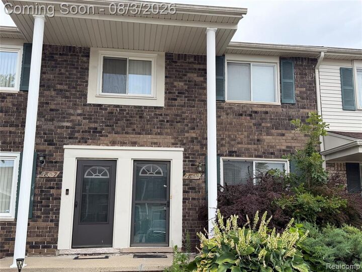 Property Photo:  38129 Jamestown Drive  MI 48312 1637 