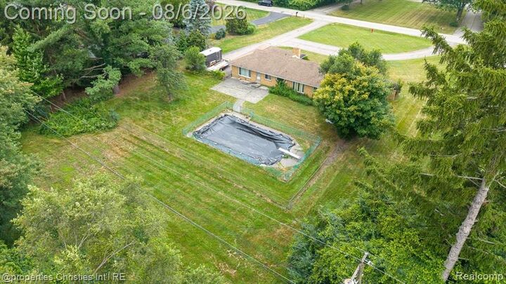 Property Photo: 1779 Orchard Lane MI 48301 4022
