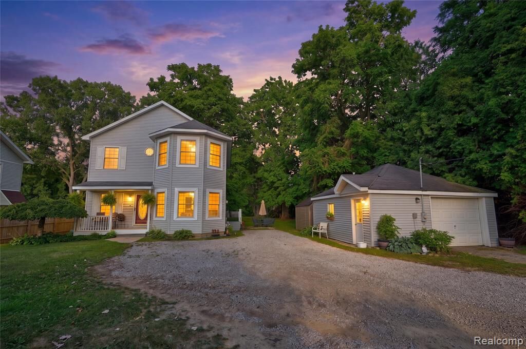 Property Photo:  5096 N Irish Road  MI 48423 8911 