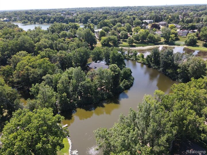 Property Photo: 1887 Harvest Lane MI 48302 1227