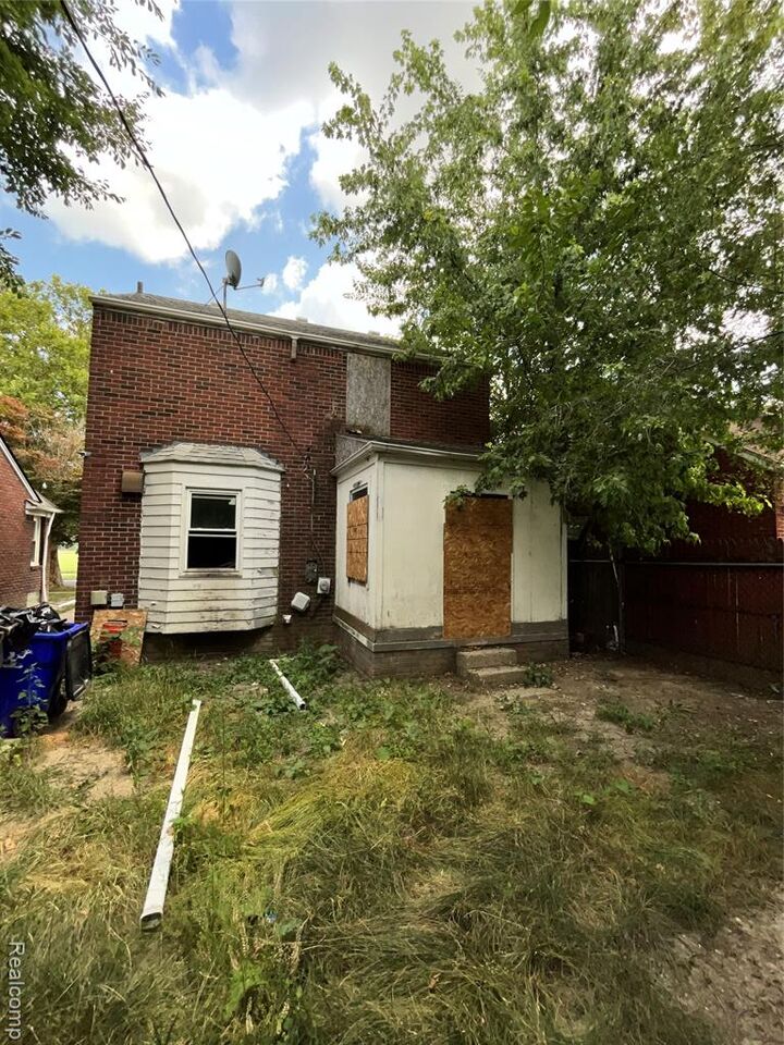 Property Photo: 10565 Wayburn Street MI 48224 2469