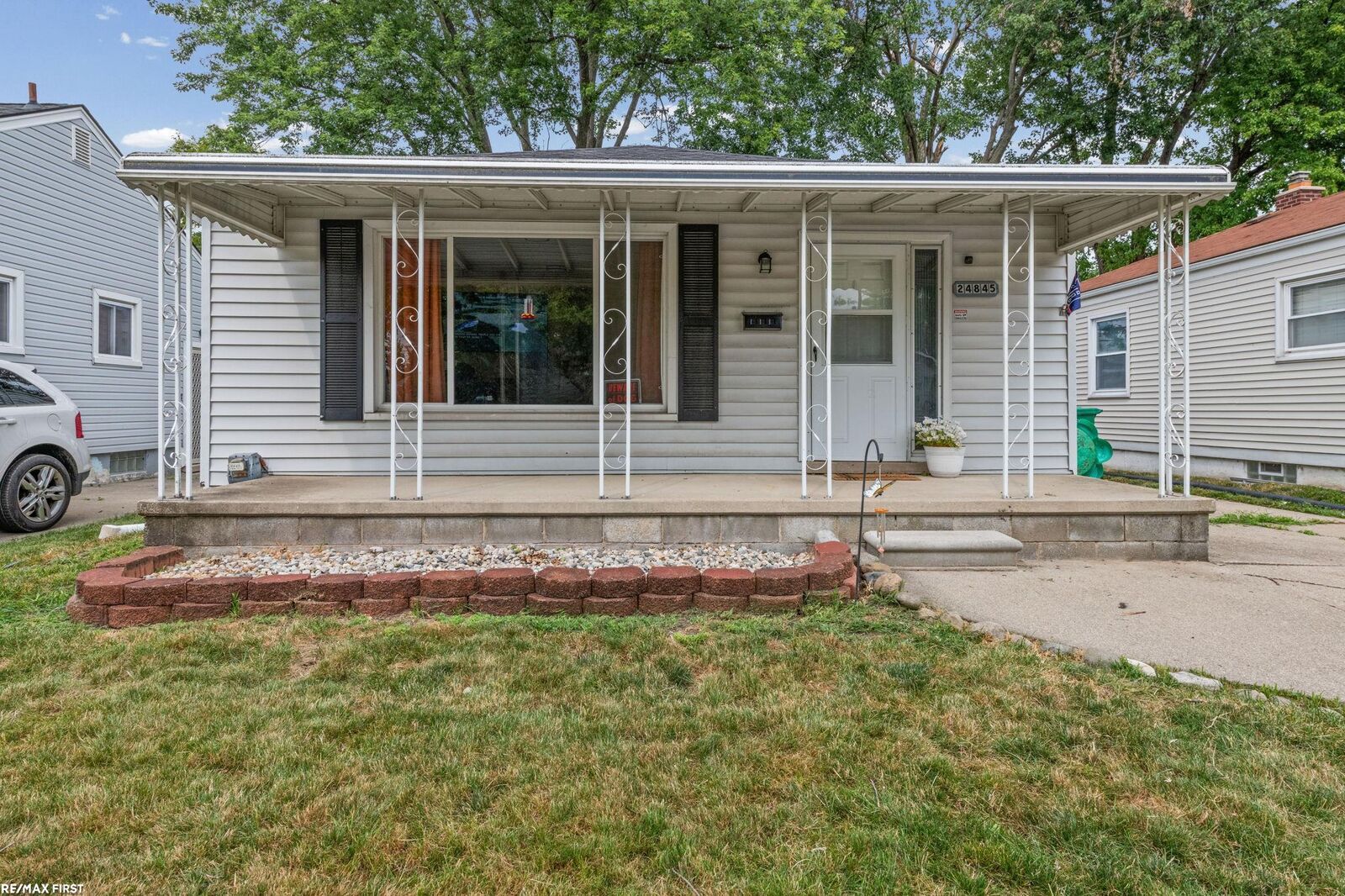 Property Photo: 24845 Lambrecht Ave Road MI 48021