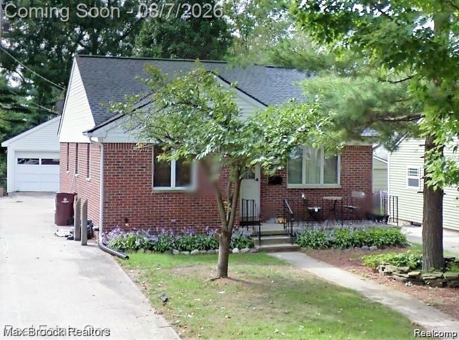 Property Photo:  1610 South Boulevard  MI 48104 4772 