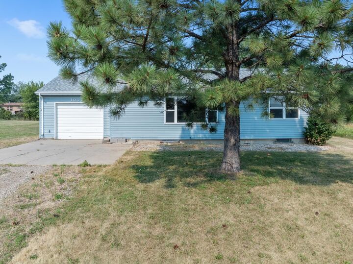Property Photo: 1012 44th St. SE ND 58701