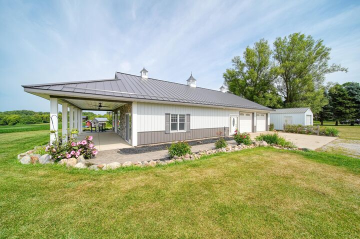 Property Photo: 2282 N Lake Wilson Road MI 49242