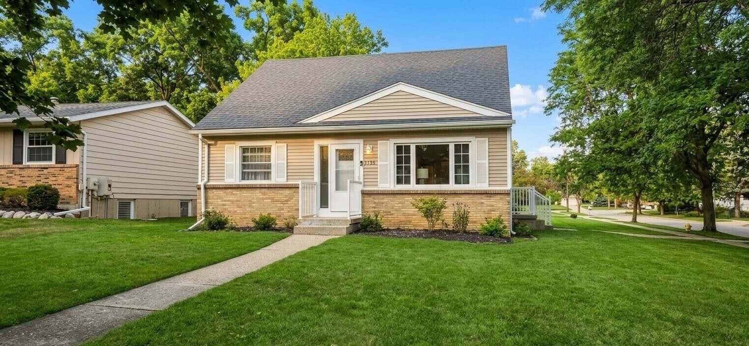 Property Photo:  1135 Walwood Drive NE  MI 49505 