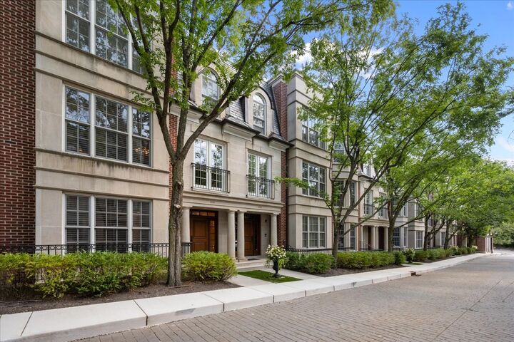Property Photo: 1038 N Western Avenue IL 60045
