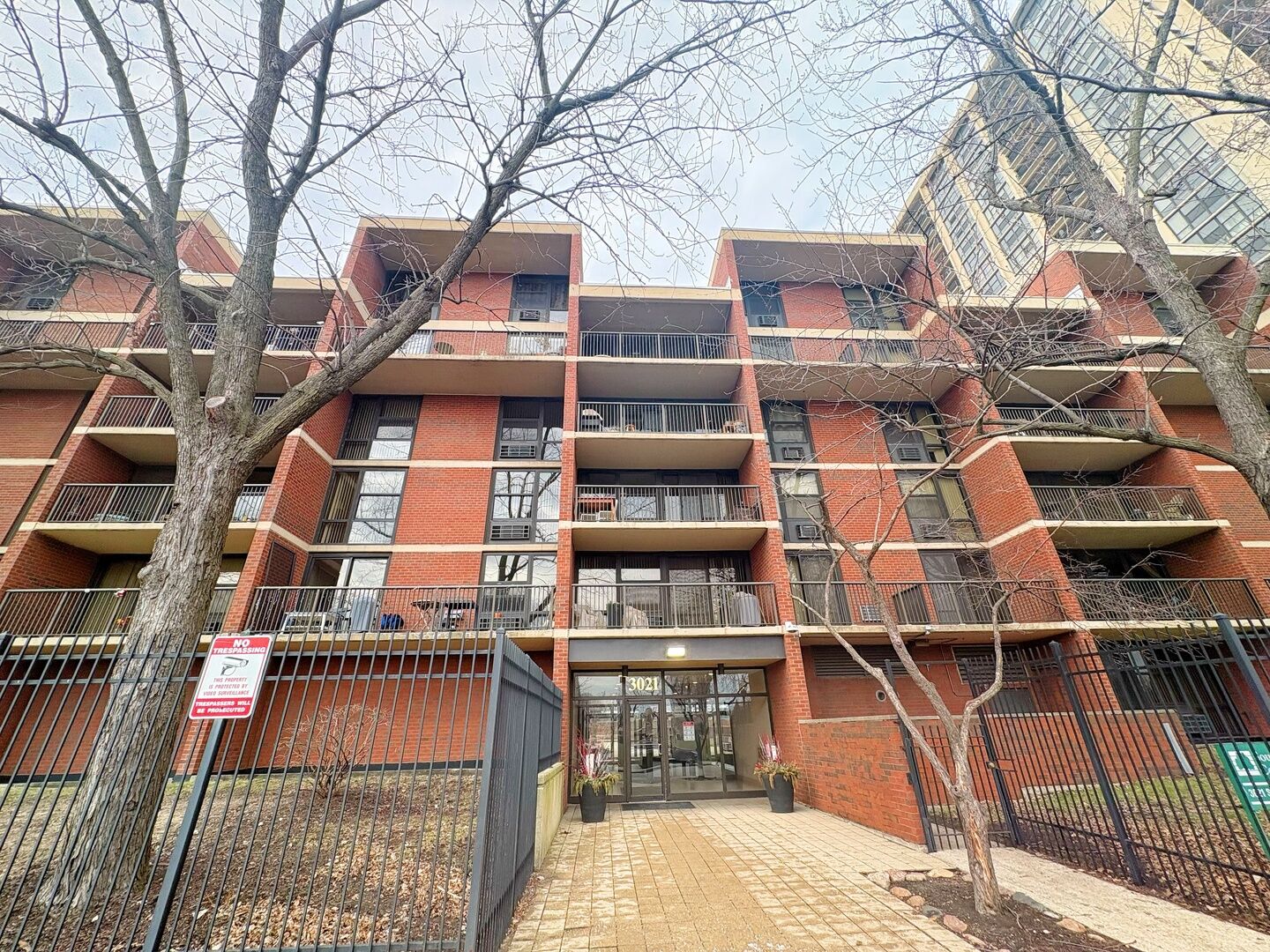 Property Photo: 3021 S Michigan Avenue 306 IL 60616