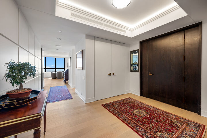 Property Photo: 180 E Pearson Street 6907 IL 60611