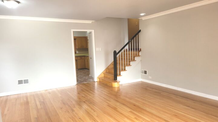 Property Photo:  7023 S Bennett Avenue  IL 60649 