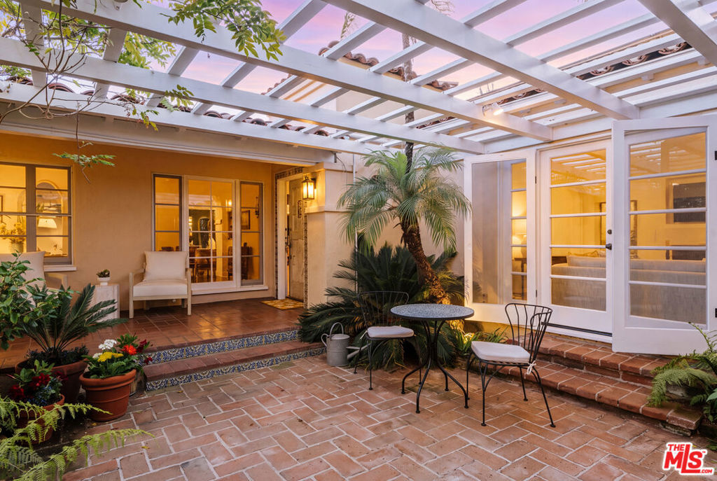 Property Photo: 702 16th Street CA 90402