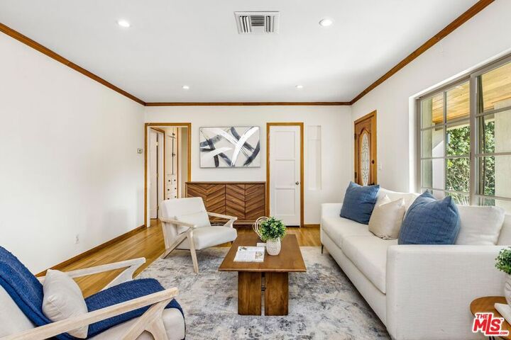 Property Photo:  11261 Blix Street  CA 91602 