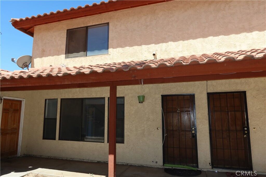 Property Photo: 826 E Avenue J12 CA 93535