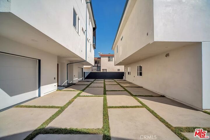 Property Photo:  2153 S West View Street  CA 90016 