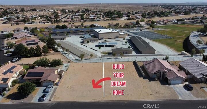 Property Photo: 14008 Topmast CA 92342