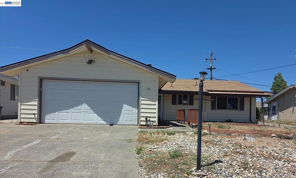 Property Photo: 146 Isle Royale Cir CA 95687