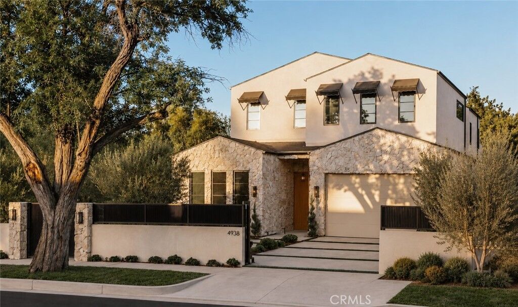 Property Photo:  4940 Hesperia Ave  CA 91316 