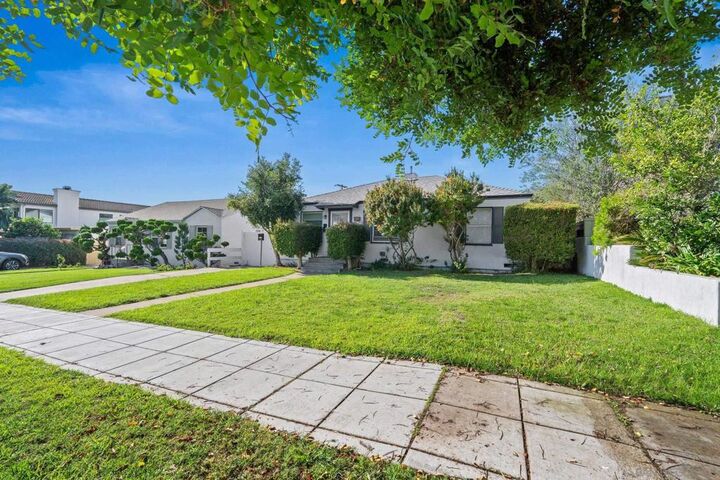 Property Photo:  326 28 H Ave  CA 92118 