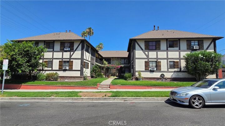 Property Photo:  455 - 457 W Elm  CA 91506 