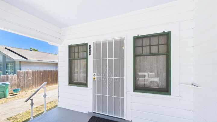 Property Photo:  124 E Anderson Street  CA 95206 