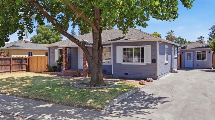 Property Photo:  2418 E Park Street  CA 95205 