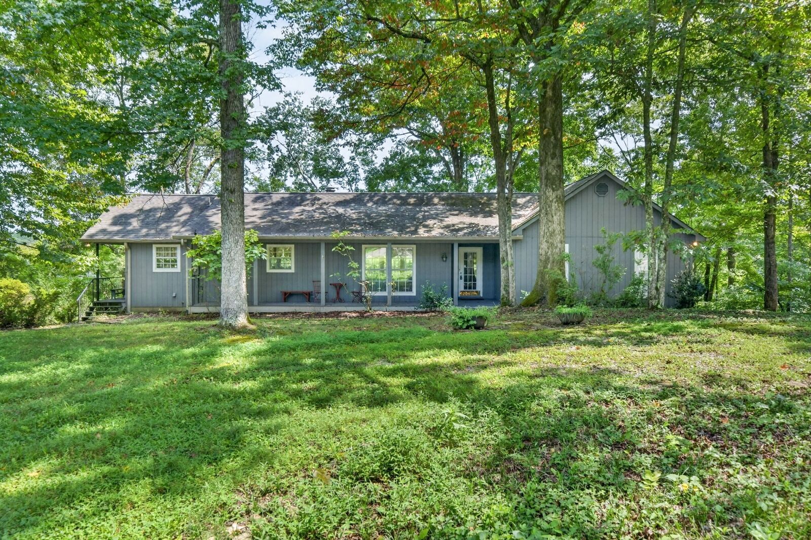 Property Photo:  204 Red Bud Dr  TN 37166 