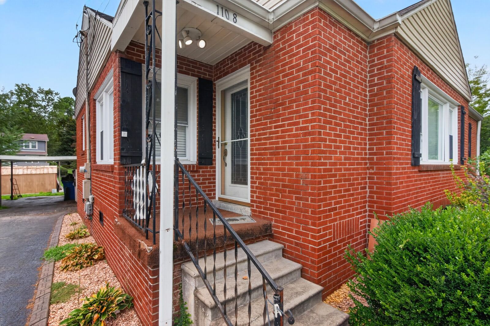 Property Photo:  1108 S Brittain St  TN 37160 