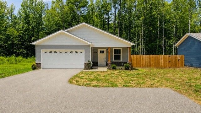 Property Photo: 2127 N Royal St TN 38305