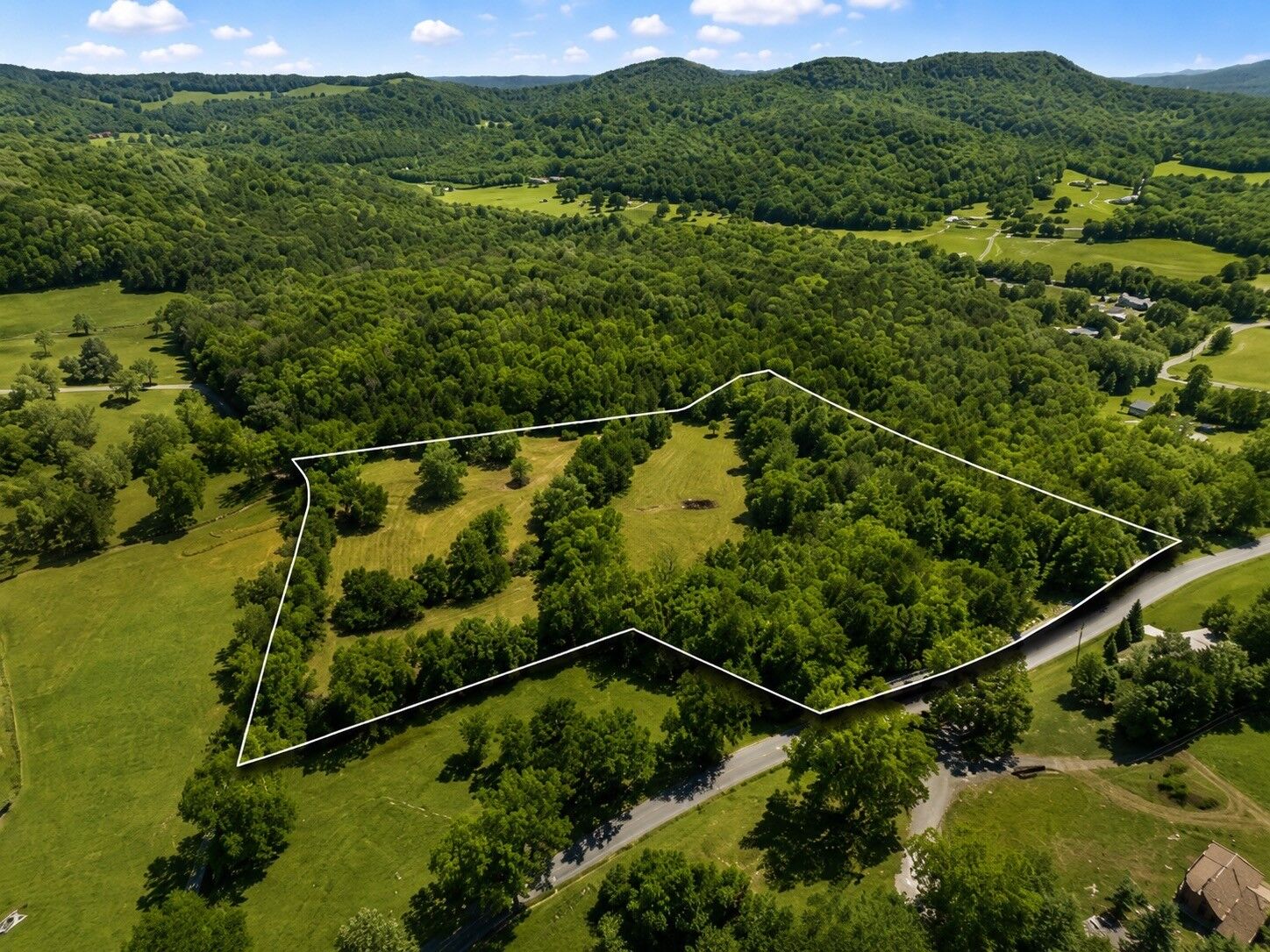 Property Photo: 180 Lake Hollow Rd TN 37190