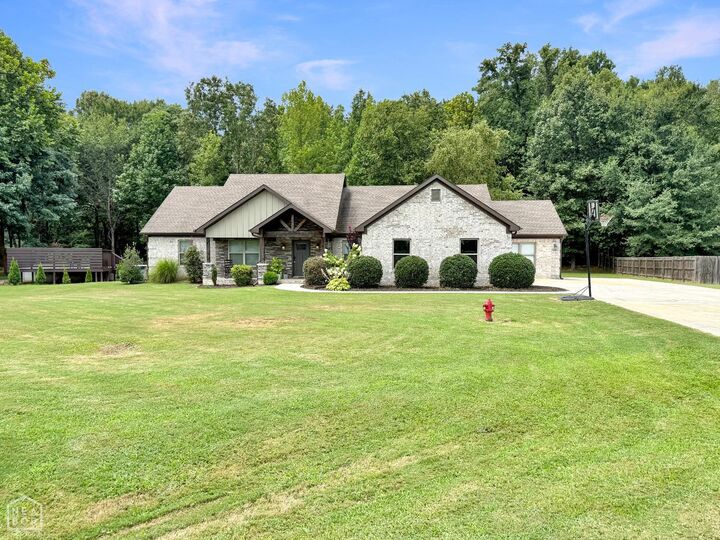 Property Photo: 305 Sandy Creek Dr AR 72176