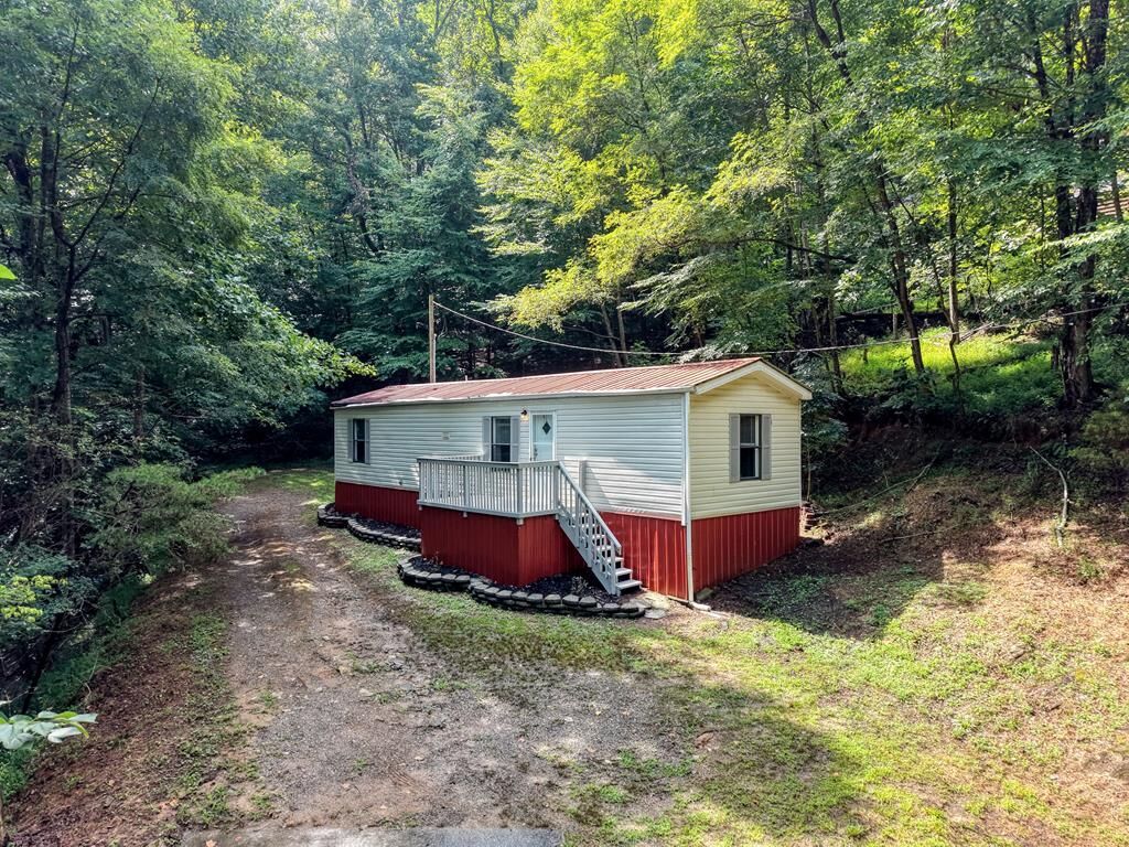 Property Photo:  8223 True Love Mountain Road  GA 30582 