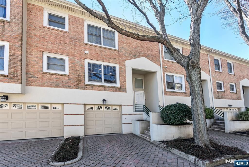 Property Photo: 16 Grand Cove Way C16 NJ 07020