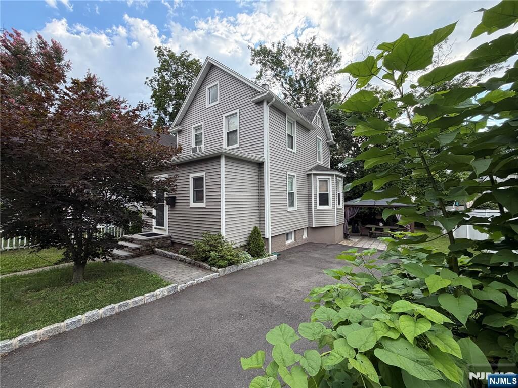 Property Photo:  24 Roosevelt Avenue  NJ 07621 