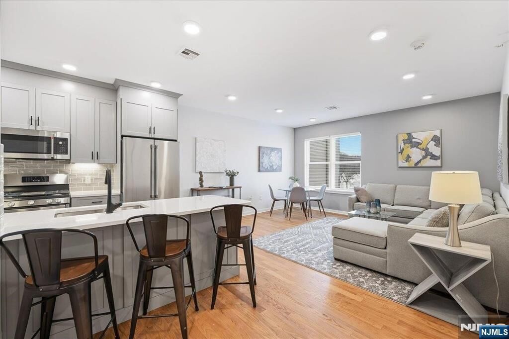 Property Photo:  660 Bloomfield Avenue 405  NJ 07003 