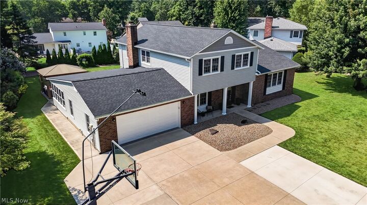 Property Photo: 423 Winding Way OH 44281