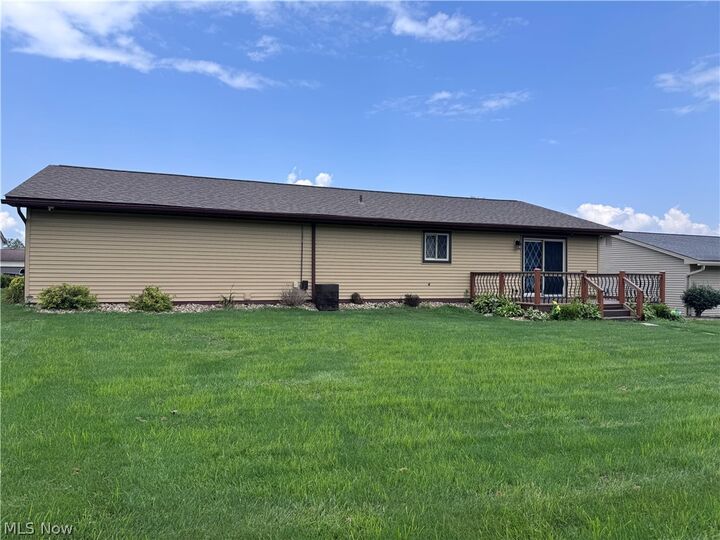 Property Photo: 1327 Huntington Court OH 44512