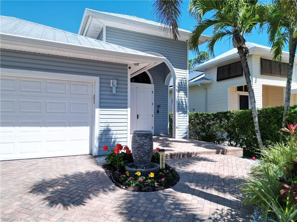 Property Photo: 3005 Coco Ave FL 34112