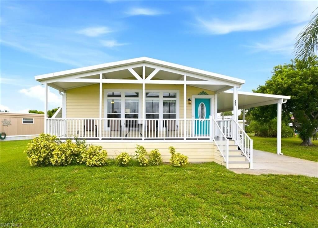 Property Photo: 444 Riviera Blvd W FL 34112