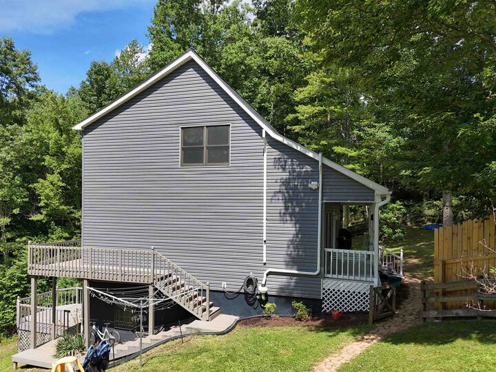 Property Photo:  5885 Chestnut Ridge Road  VA 24149 