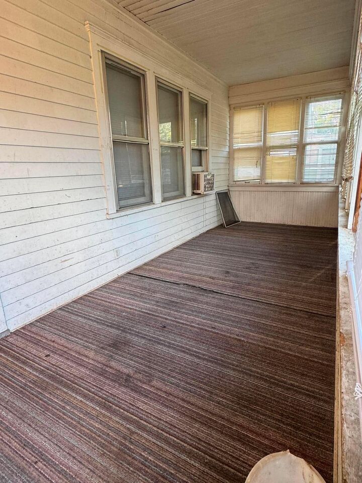 Property Photo: 861 Cook Avenue E MN 55106