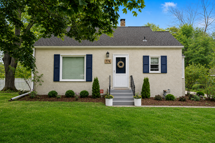 Property Photo:  774 County Road B W  MN 55113 